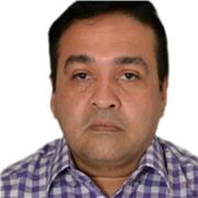 Docente impartiendo clases de Biología